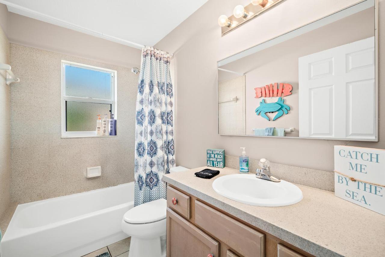 Sunset Serenity - 3Br Beach Townhome With Outdoor Patio - New Hot Tub, Steps To Ocean Fun! Melbourne Exteriör bild